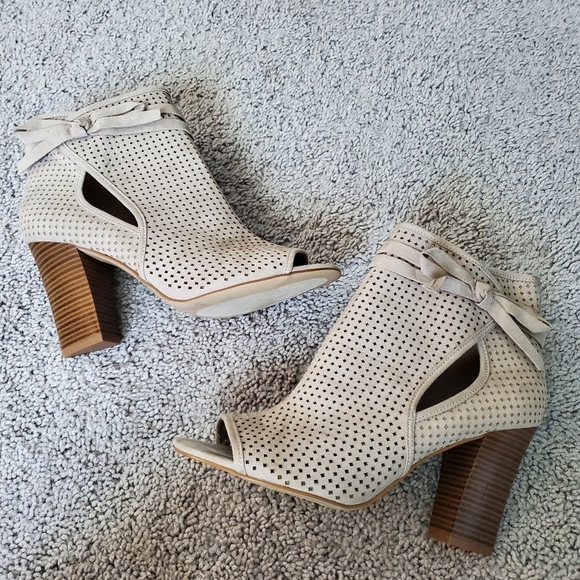 Kaari Blue Tracy Fabric Upper Cream Bow Peep-Toe Ankle Boots Size 9 - Picture 2 of 11